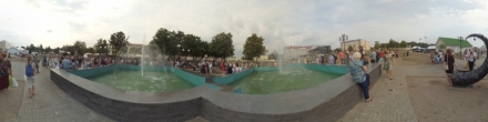 День письменности в Рогачёве возле фонтана. Фотография.