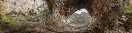 Небольшая пещера (536). Тызыльское ущелье. Фотография.
