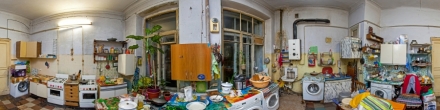 Кухня коммунальной квартиры в доме Распутина. Фотография.