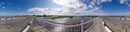 Чеховский мост через реку Томь.  . Фотография.