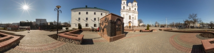 Куб у Воскресенской церкови. Витебск. Фотография.