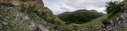 У водопада Девичья коса (844). Тызыльское ущелье. Фотография.