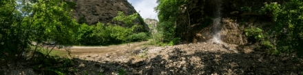 У водопада (878). Тызыльское ущелье. Фотография.