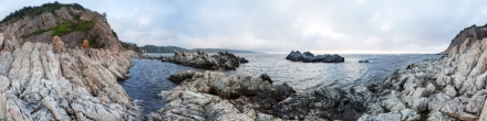 Берег Охотского моря. Фотография.