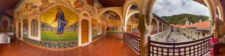 Галерея монастыря Киккос, Кипр.. Фотография.