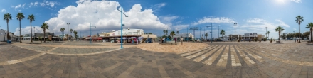 Площадь в районе набережной Фйя-Напы, Кипр.. Фотография.
