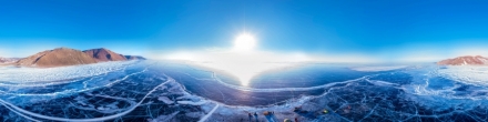 Стоянка на льду. Байкал. Фотография.