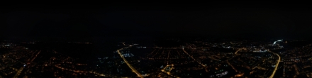 Город ночью сверху. Фотография.