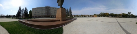 Площадь возле памятника Ленину 2019. Фотография.