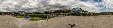 Памятник Рональду Рейгану. Тбилиси. Фотография.