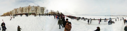 Люди идут на Антимусорный митинг &quot;нет свалке на ШИЕСЕ&quot; 15 марта 2020,. Архангельск. Фотография.