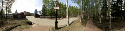 Возле центрального входа. Весна 2020. Ханты-Мансийск. Фотография.