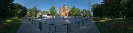 Собор Петра и Павла в Томске. Фотография.