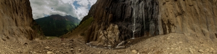 У водопада Абай-су. Чегемское ущелье. Фотография.