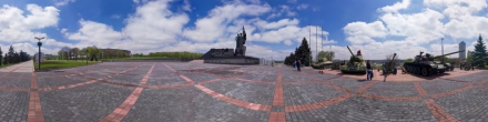 Мемориал “Освободителям Донбасса”. Площадка военной техники. Фотография.