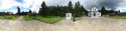 Перед Часовней на источнике. Фотография.