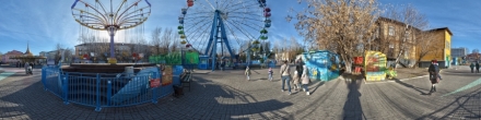 Аттракционы в Городском Саду. Томск. Фотография.