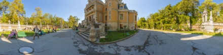 Ялта. Дворец Александра 3. Ялта. Фотография.
