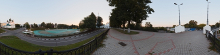 Которосльная набережная / Вид на стадион &quot;Спартаковец&quot;. Ярославль. Фотография.