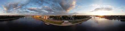 Тверь. Между двух мостов. Фотография.