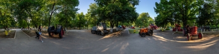 15 Парк Победы. Выставка сельхозтехники 6.. Саратов. Фотография.
