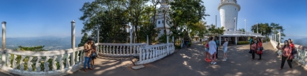 У подножия башни Амбулувавы.. Канди. Фотография.