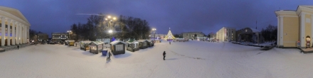 Киров Театральная площадь. Кировский Драматический театр.. Киров. Фотография.
