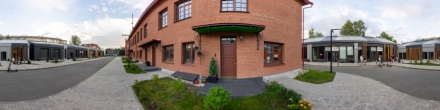 *** 2025-08-17 Креативный кластер ПИВЗАВОД (PIVZAVOD) новый многофункциональный центр на набережной в исторических корпусах завода им. А.Ю. Суркова. Вид от Мини отель КРИСТАЛ. Архангельск. Фотография.