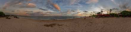Серия закатных панорам на пляже отеля Nusa Dua. 2.. Фотография.