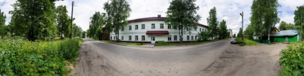 **** 2015-08-01 Сольвычегодск, Вид на корпус №2 курорта и Введенский собор, Россия. Фотография.