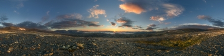 Рассвет над континентом восточных Хибин. Фотография.