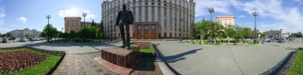 Памятник студенту. Челябинск. Фотография.