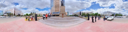 Памятник Абаю. Астана. Фотография.