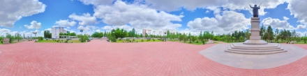 Памятник Джамбулу. Астана. Фотография.