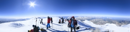 Западная вершина Эльбруса (5642м). Фотография.