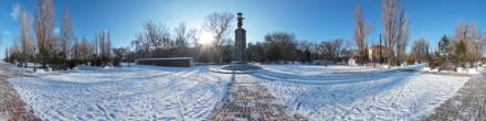 Монумент в честь 300-летия Таганрога. Фотография.