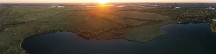 Голубое озеро на закате. Ростов-на-Дону. Фотография.