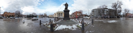 Памятник императору Александру I. Фотография.