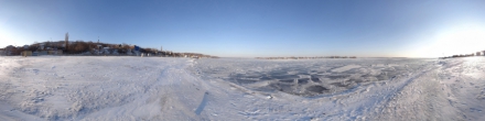 Скованная льдом Волга. Фотография.