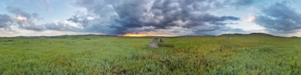 Древние менгиры вблизи озера Иткуль, Хакасия. Фотография.
