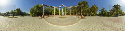 Памятник Курманджан Датке. Фотография.