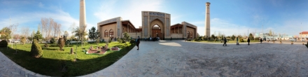 Перед мечетью Хаст Имам.. Ташкент. Фотография.
