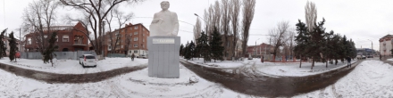 Памятник М. И. Калинину. Энгельс. Фотография.