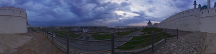 Кремлёвские стены. Пятигранная башня (законсервированные остатки). Фотография.