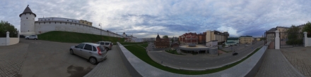 Кремлёвские стены. Юго-восточная круглая башня. Фотография.
