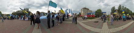День памяти. 18 мая 2014. 70-я годовщина депортации крымских татар. Большой Флаг.. Мелитополь. Фотография.