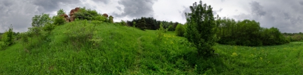 Предгрозовая панорама останцы Красные Грибы в парке -   вид 1. Кисловодск. Фотография.
