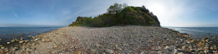 Каменистый берег у Туапсе. Фотография.
