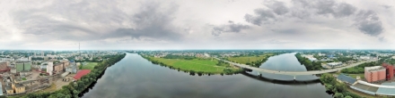 Волга у Восточного моста (100 метров). Фотография.