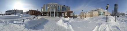 Окружная библиотека. После снегопада. Ханты-Мансийск. Фотография.
